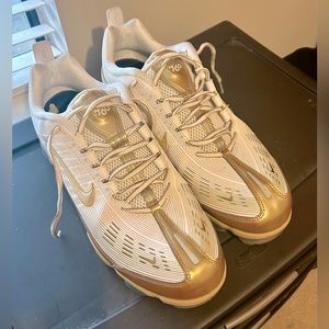 Nike Men’s White and Gold Athletic Sneakers